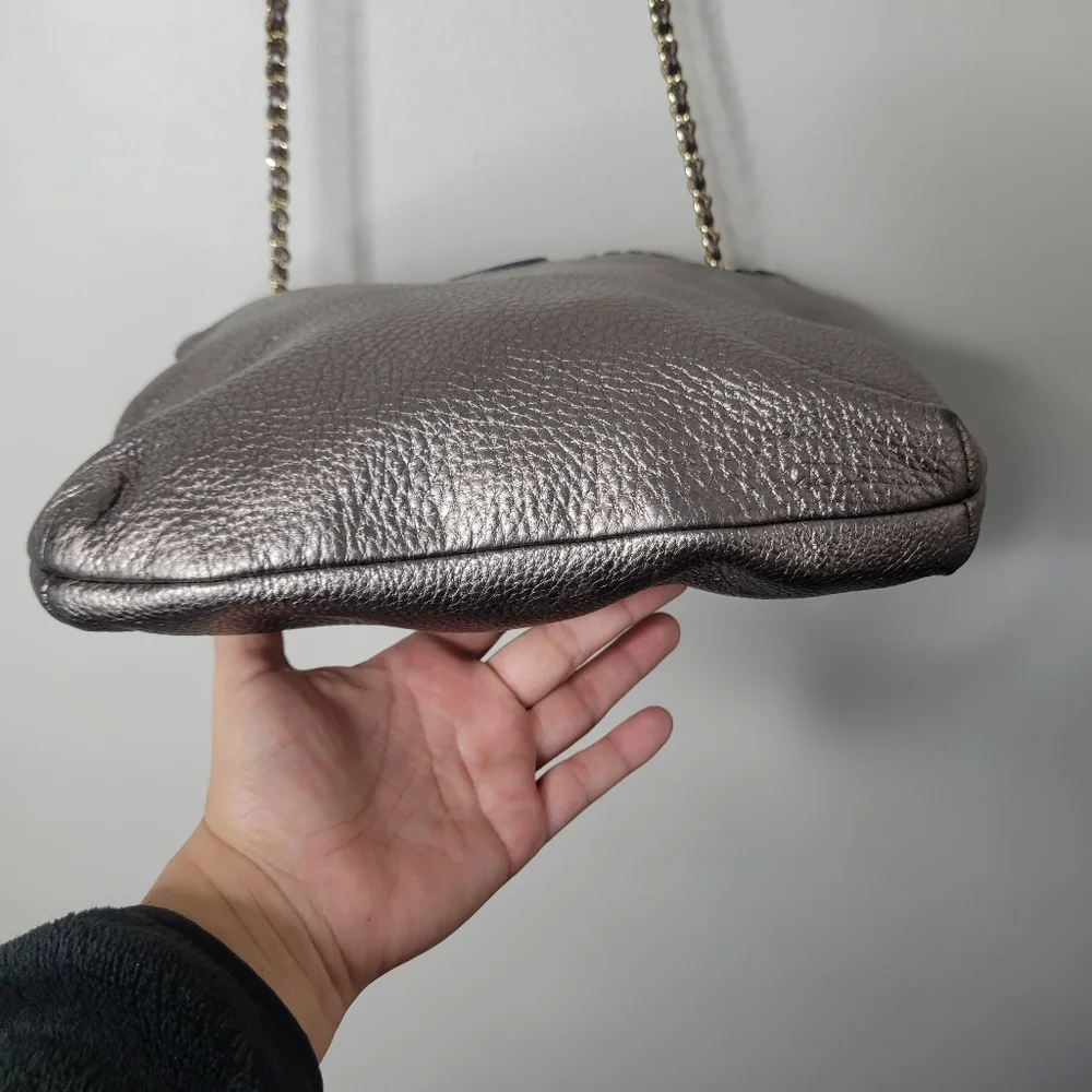 Tory Burch Metallic Gray Pebbled Leather Pursr